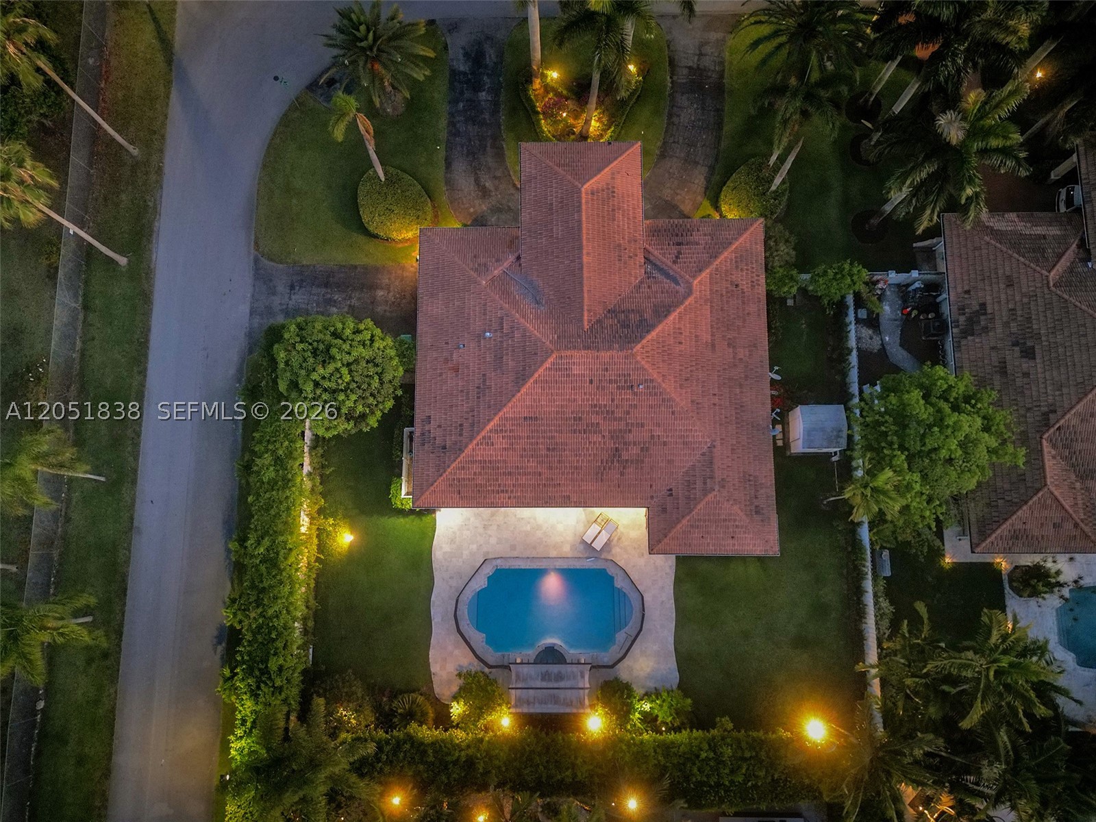 THE MANSIONS AT SUNSET 3R - Residential Lease