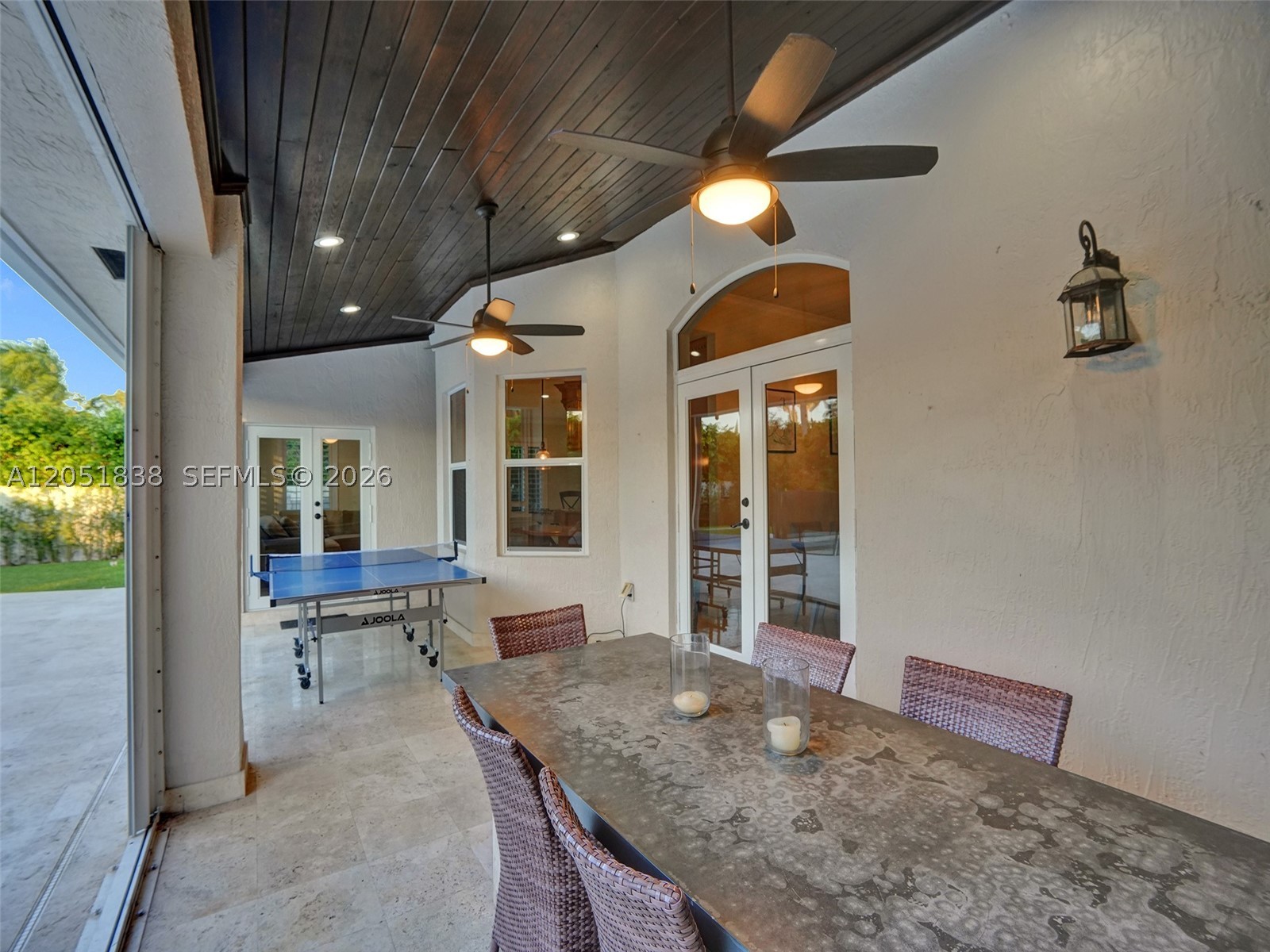 THE MANSIONS AT SUNSET 3R - Residential Lease