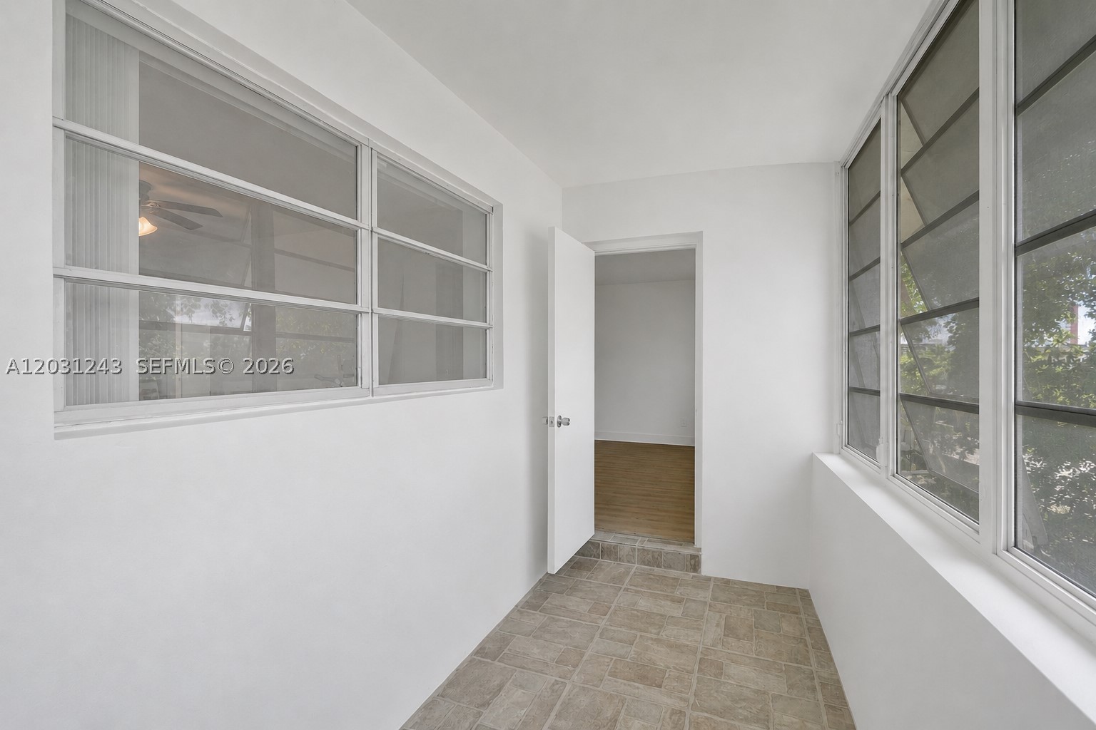 FOURTH HORIZONS CONDO - Residential