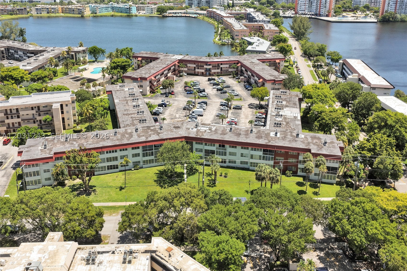 FOURTH HORIZONS CONDO - Residential