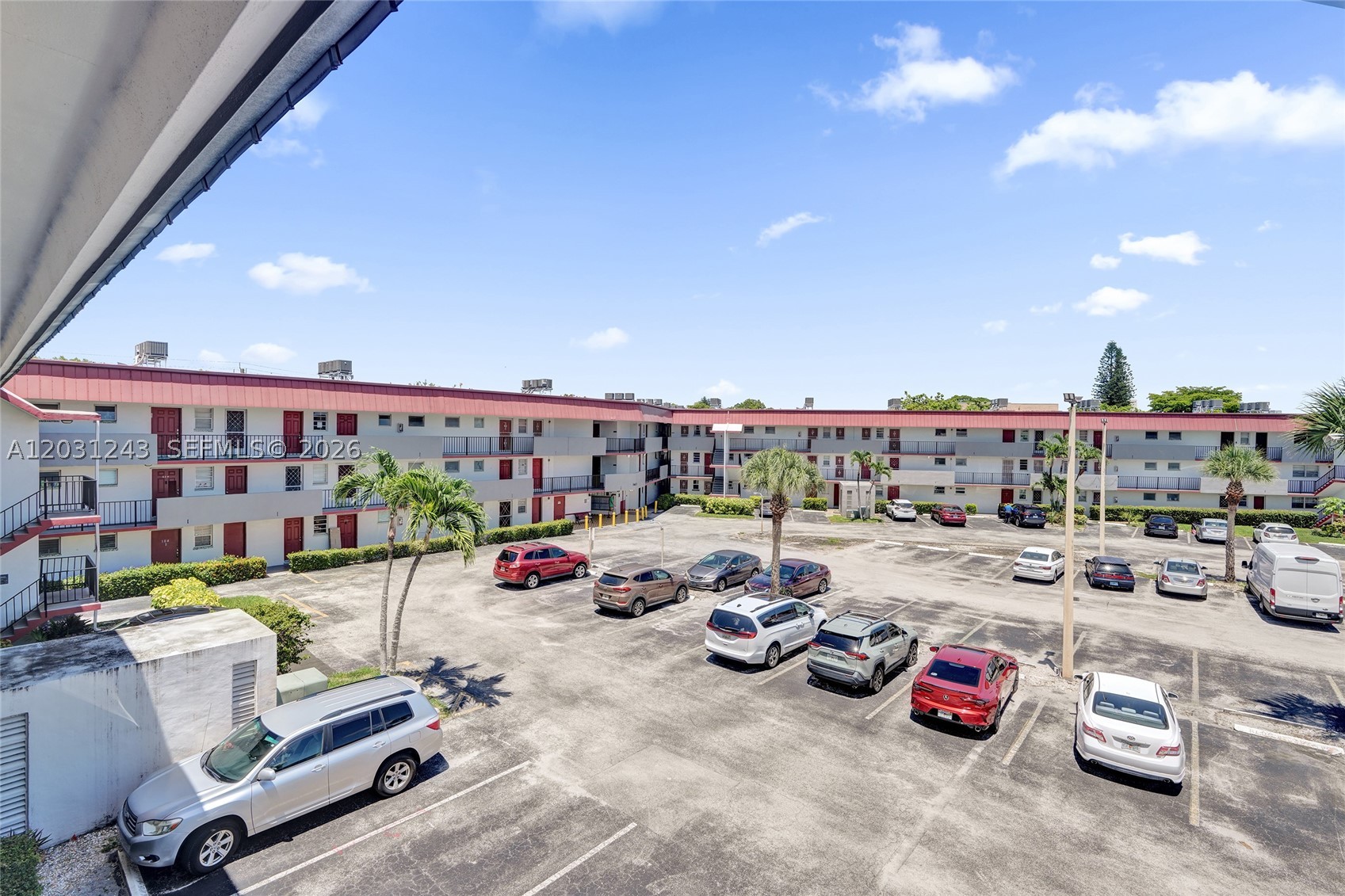 FOURTH HORIZONS CONDO - Residential