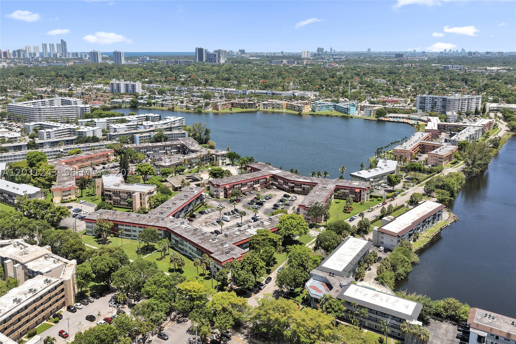 FOURTH HORIZONS CONDO - Residential
