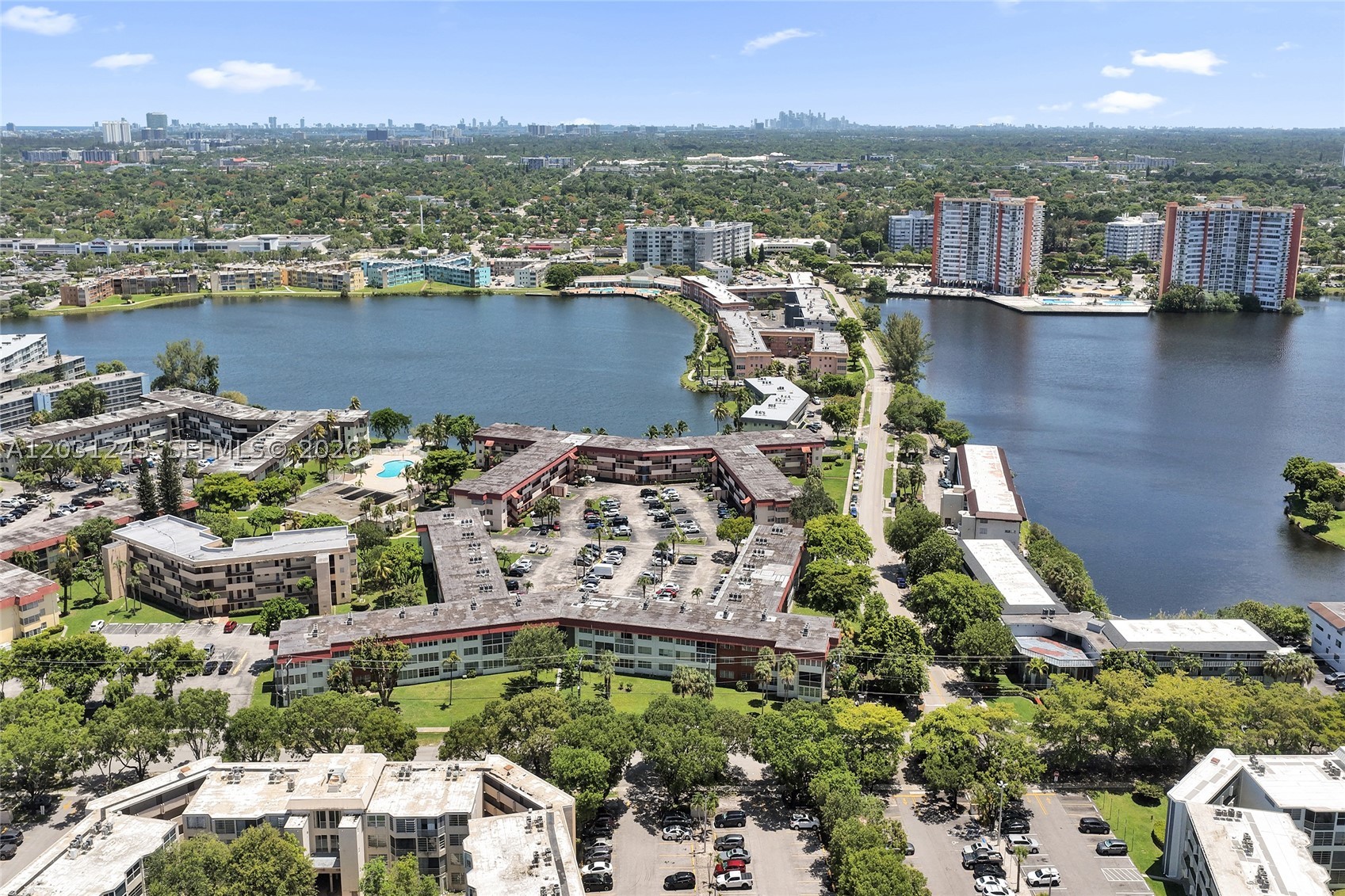 Beautiful and spacious 1 Bedroom and 1.5 Bathroom. Prime Location! Spacious 1-bedroom, 1-bathroom condo located near major highways, Aventura Mall, shopping centers, supermarkets, and just minutes from the beach! Very spacious layout! Nice kitchen with stainless steel appliances. Updated bathrooms. Lake front pool sets a beautiful ambiance. Don’t miss this opportunity in a highly desirable area!
