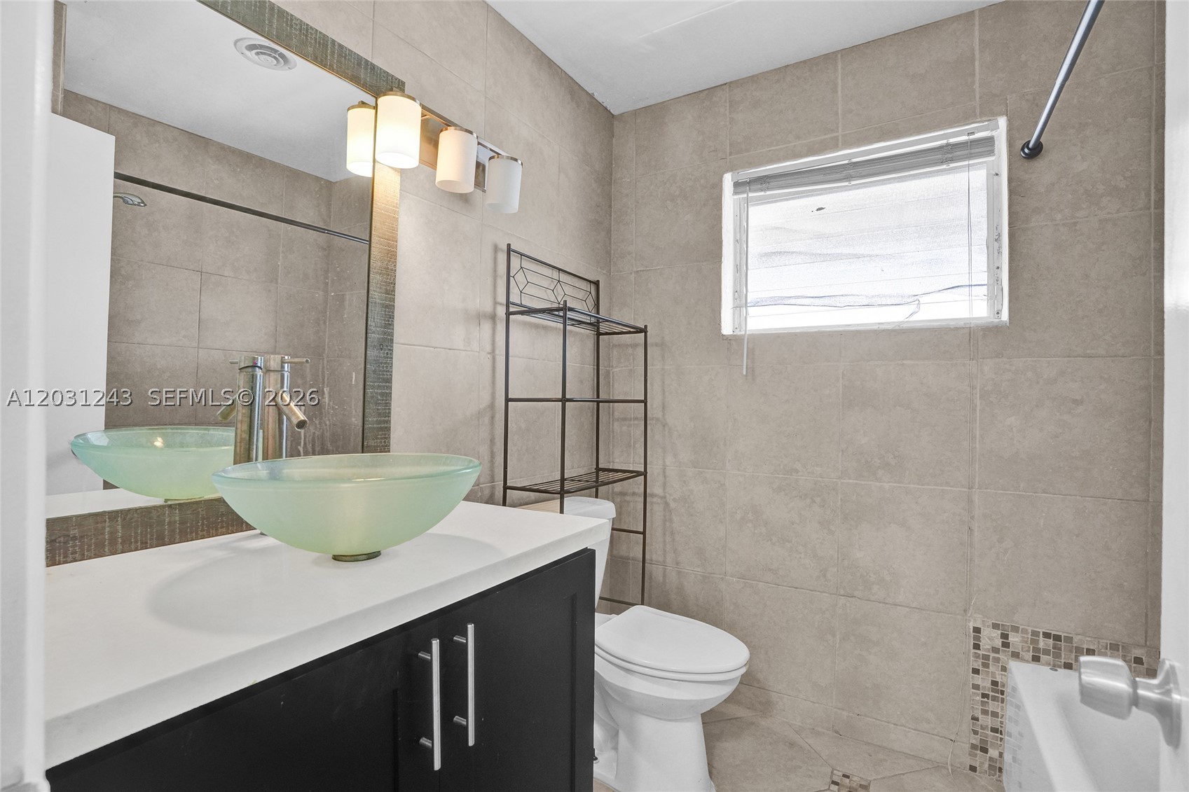 FOURTH HORIZONS CONDO - Residential