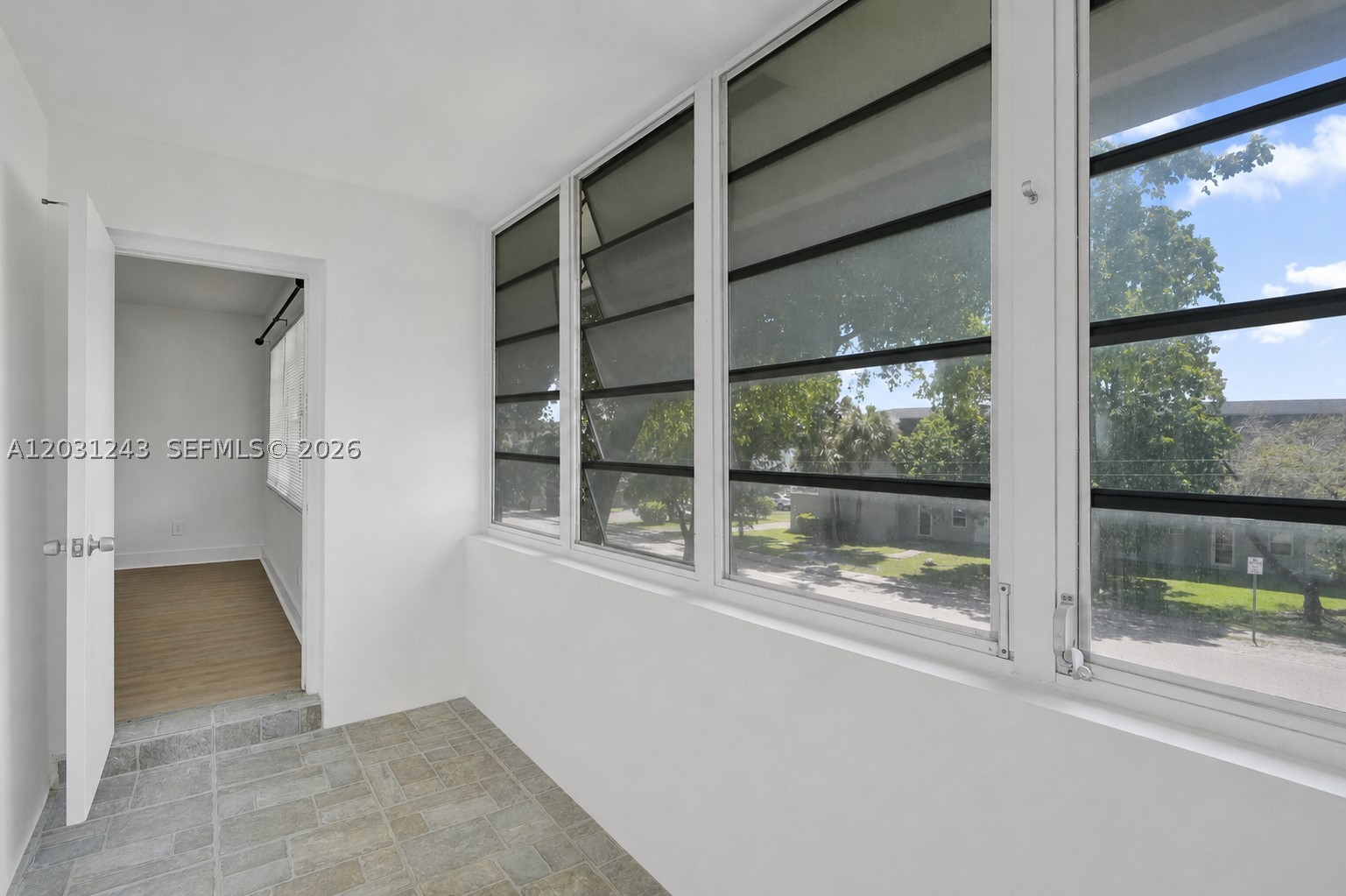 FOURTH HORIZONS CONDO - Residential