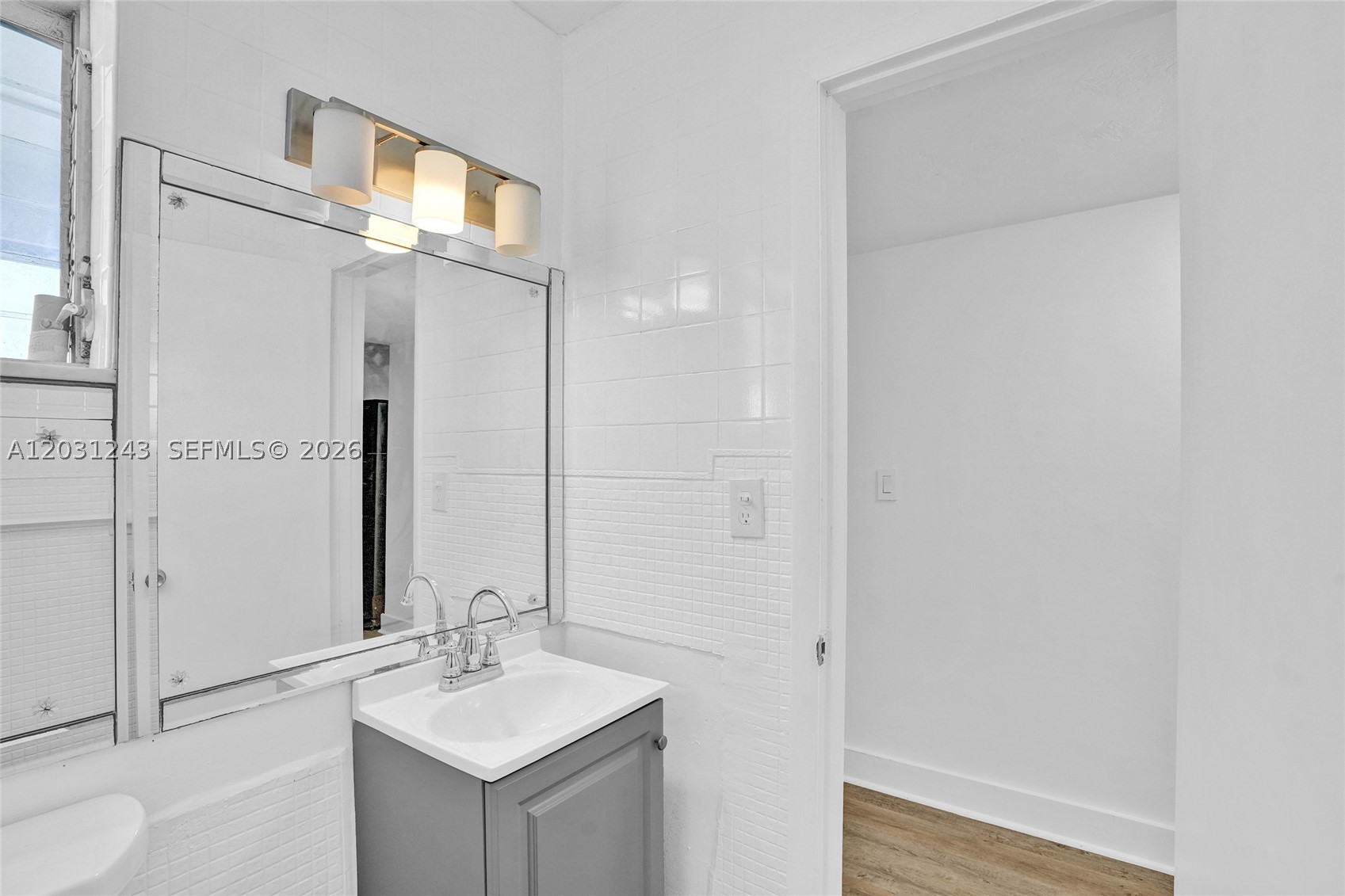 FOURTH HORIZONS CONDO - Residential