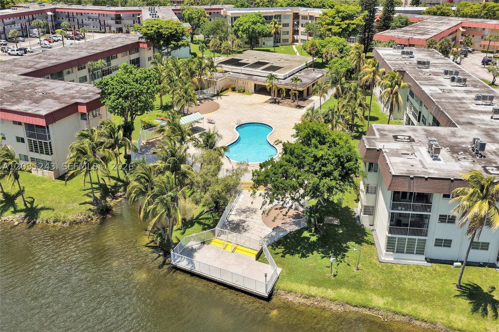 FOURTH HORIZONS CONDO - Residential