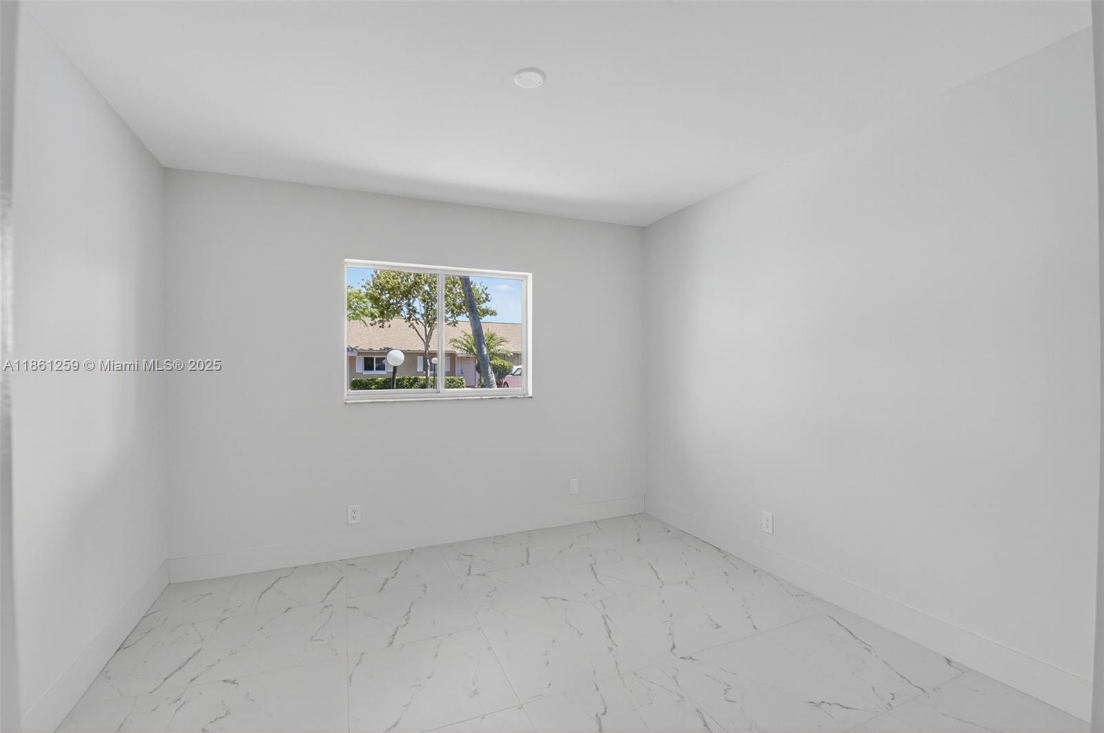 WHISPER WALK - Residential
