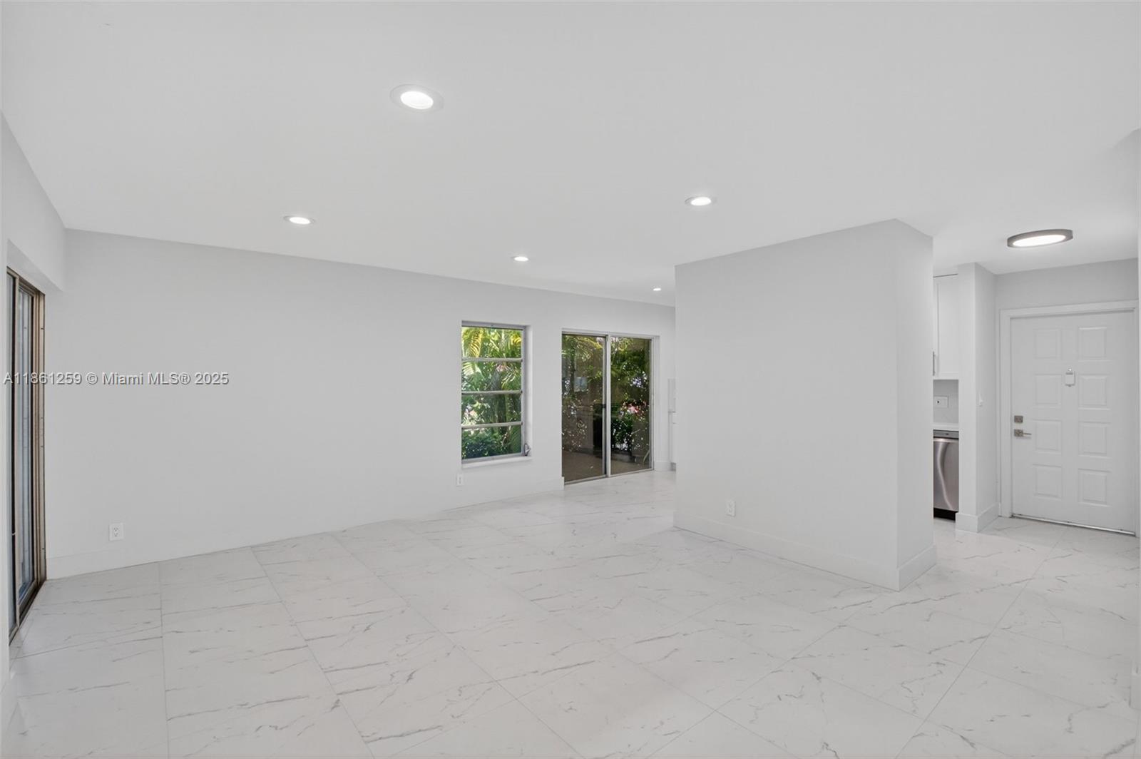 WHISPER WALK - Residential