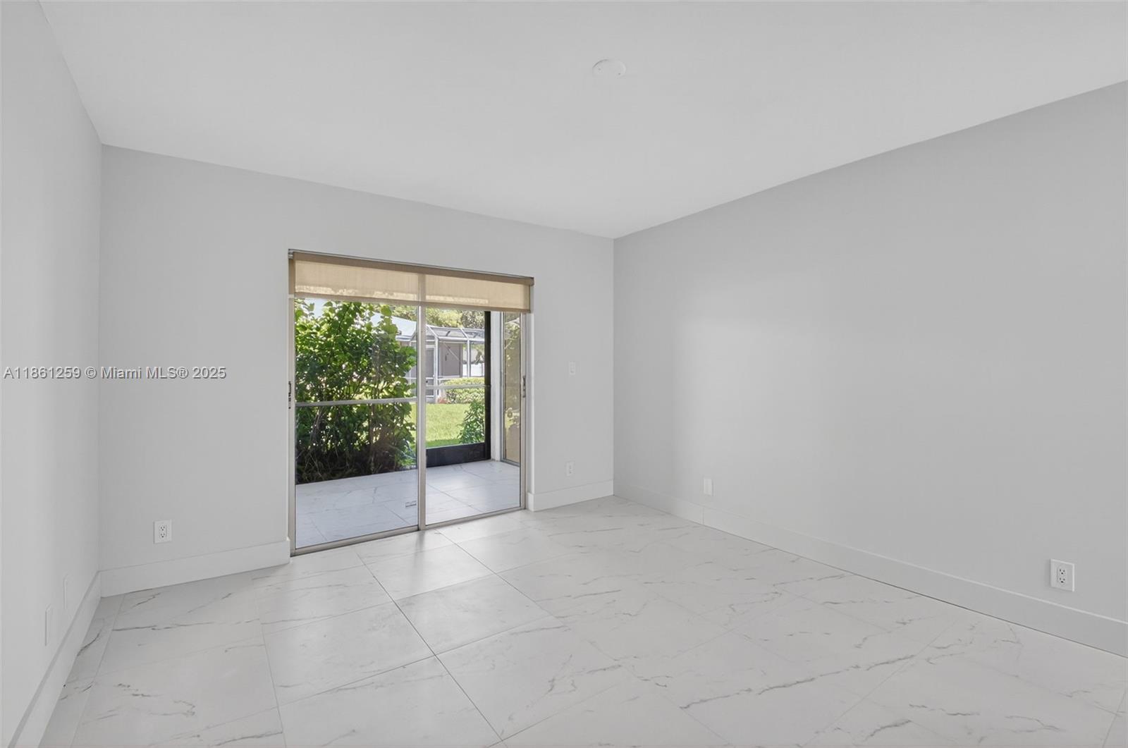 WHISPER WALK - Residential