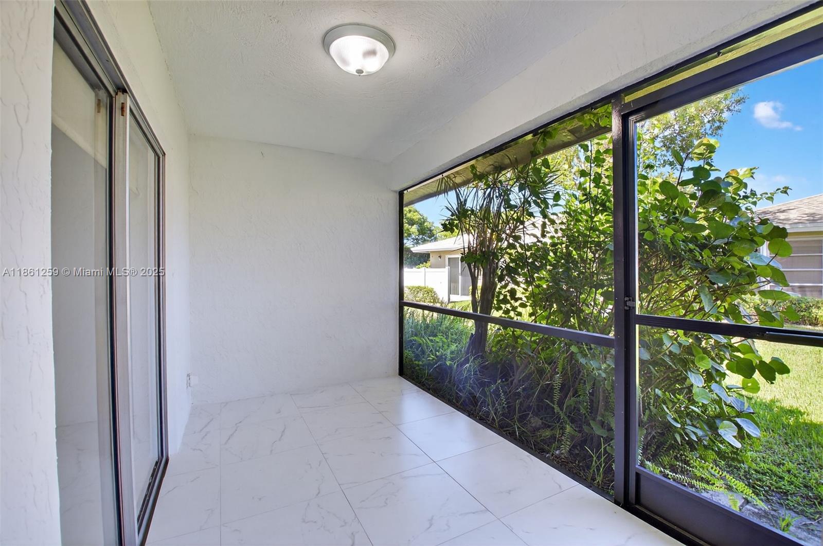 WHISPER WALK - Residential