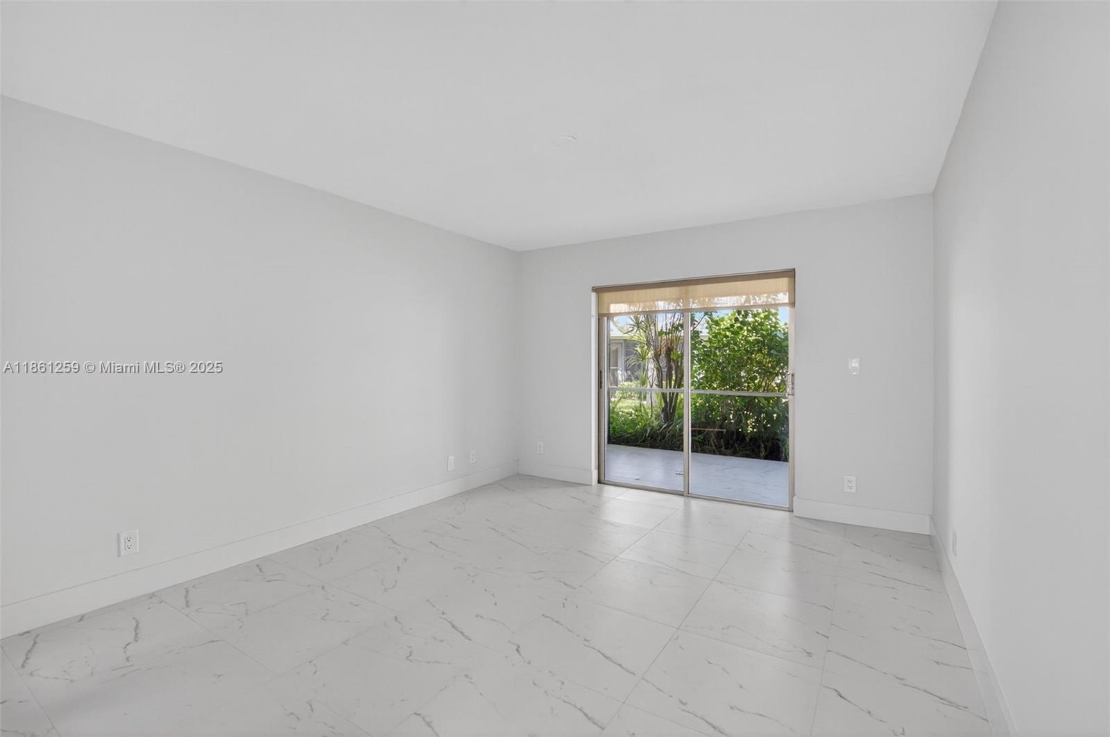 WHISPER WALK - Residential
