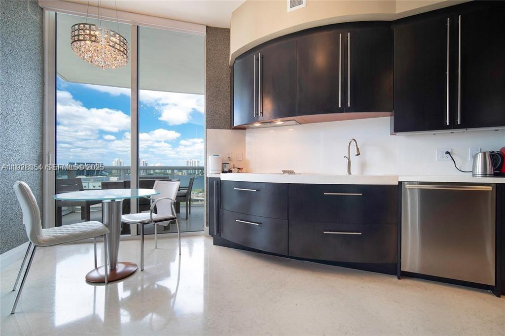 TRUMP PALACE CONDO - Residential