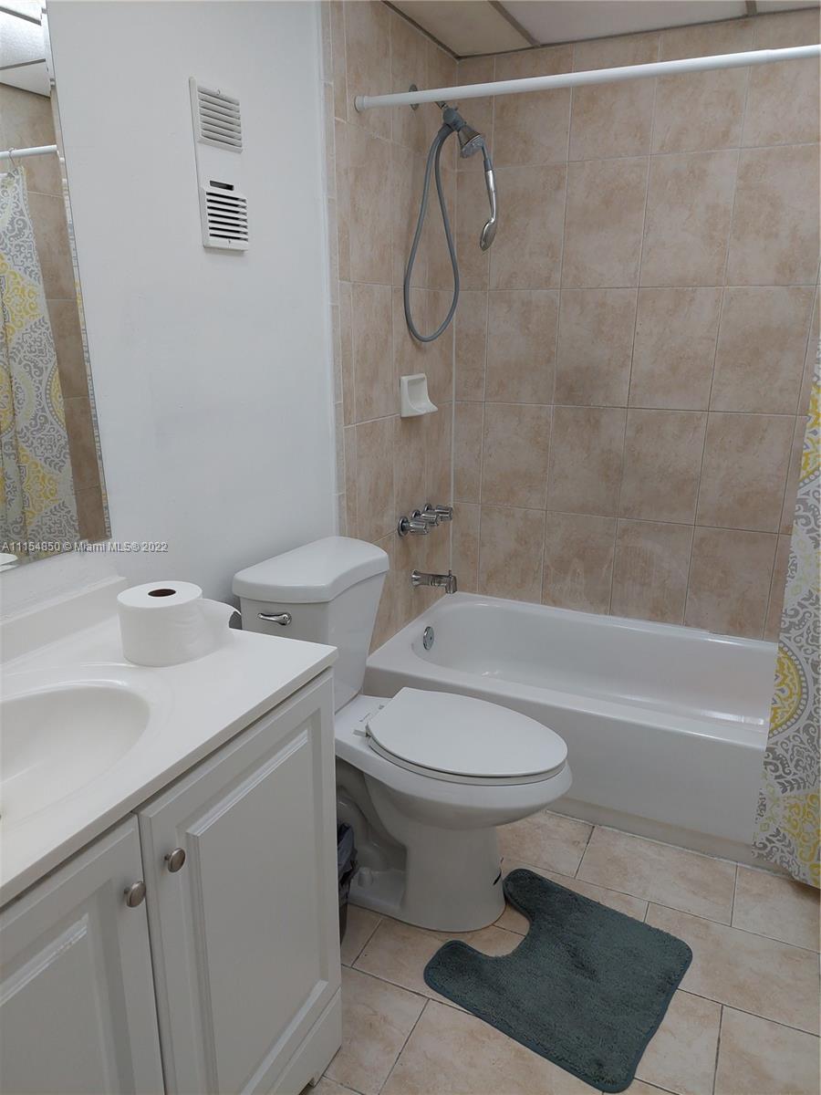 SAMARI LAKE EAST CONDO - Residential