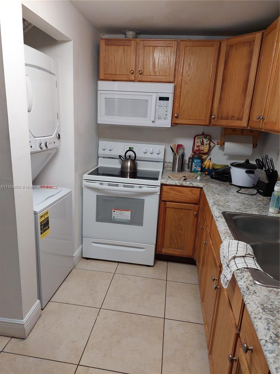 SAMARI LAKE EAST CONDO - Residential