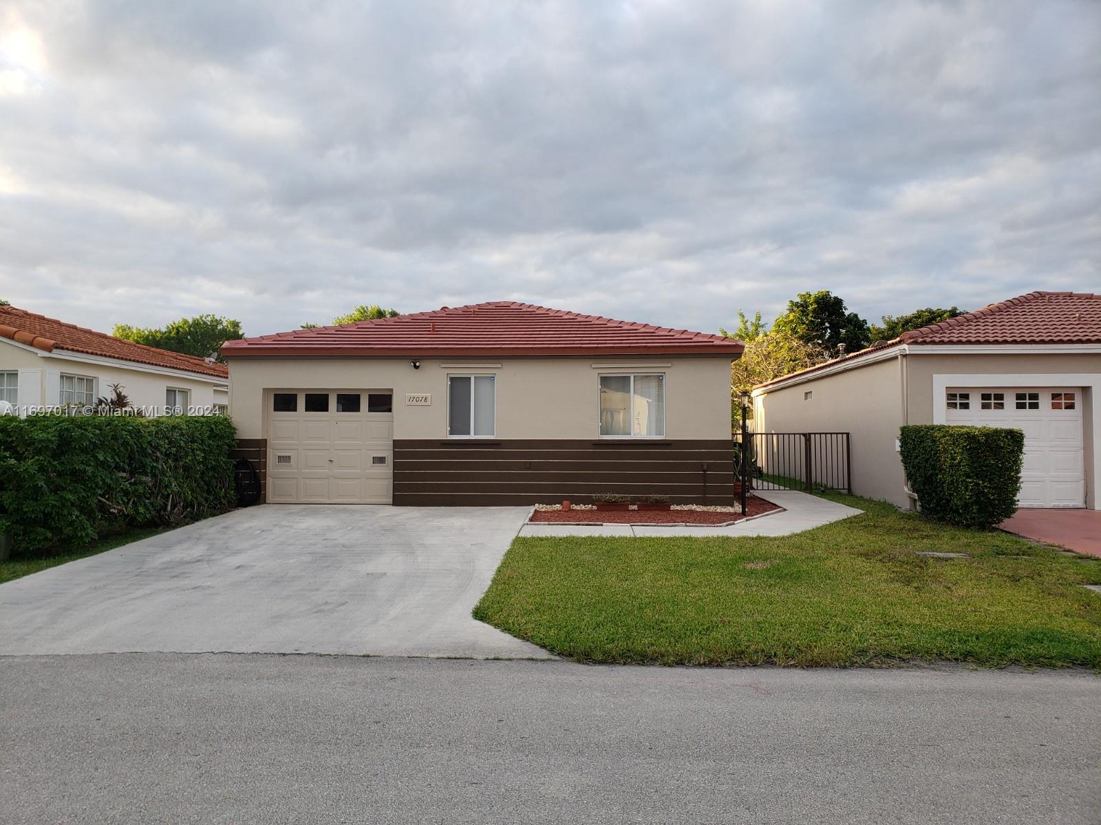 WEITZER SERENA LAKES WEST - Residential