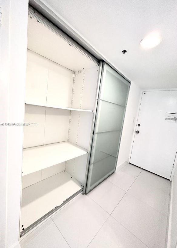 THE DECOPLAGE CONDO - Residential