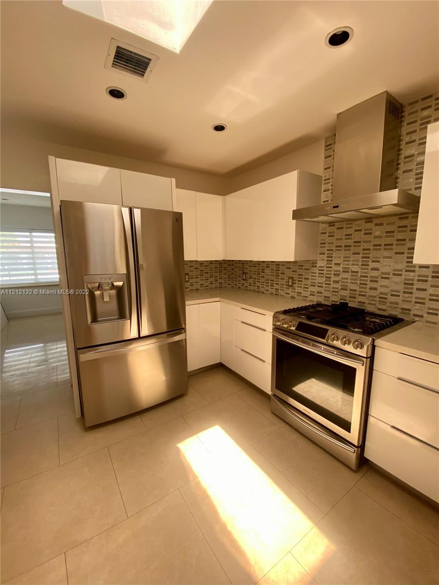ROBINS VILLAS - Residential Lease