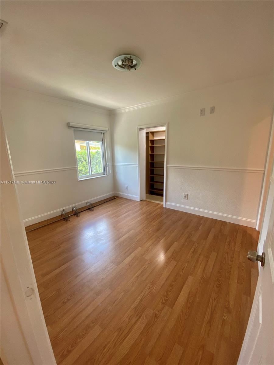 ROBINS VILLAS - Residential Lease