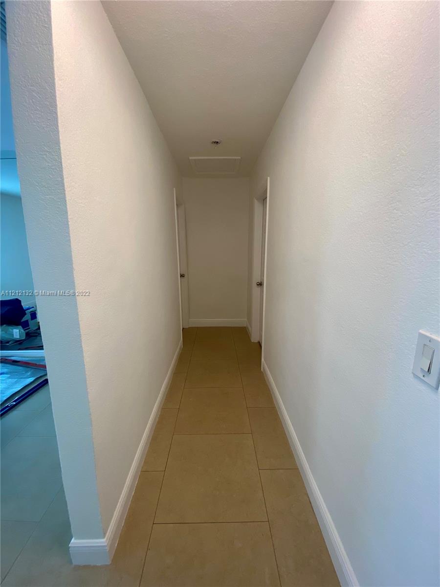 ROBINS VILLAS - Residential Lease