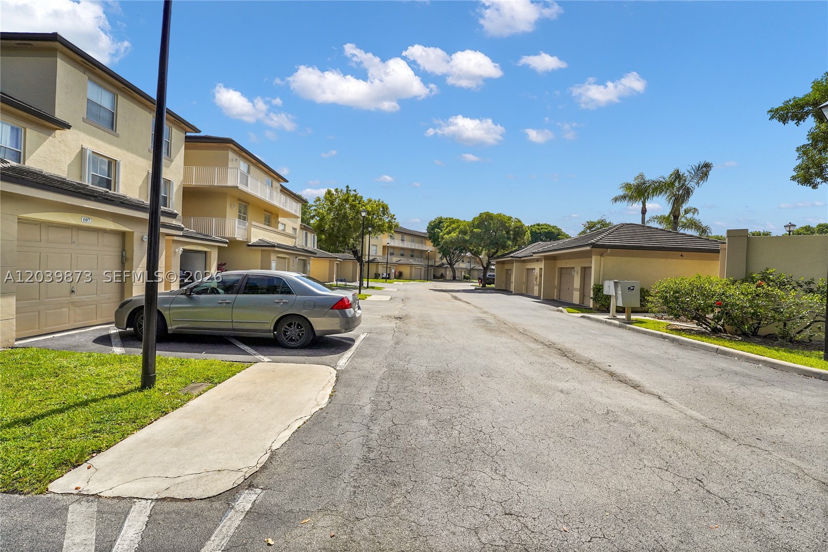 ARISSA PLACE CONDO - Residential