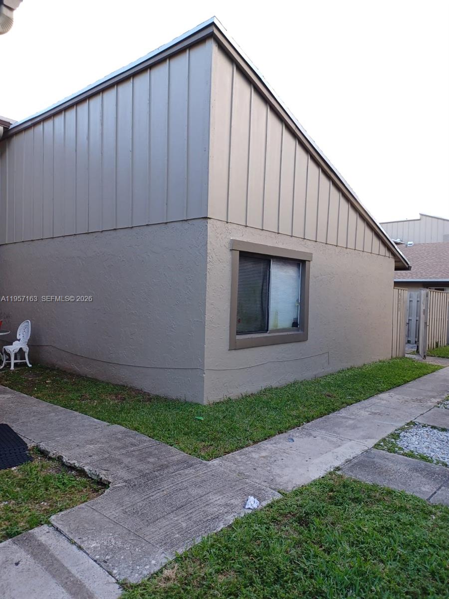 2 Bedrooms 1.5 bathrooms One Story villa with 1 car garage unit in central Lauderhill, Freshly painted, master bedroom has a large walking closet. Water and sewer is included in the rental price. HOA approval can take up to 30 days for approval. washer and dryer inside the unit.