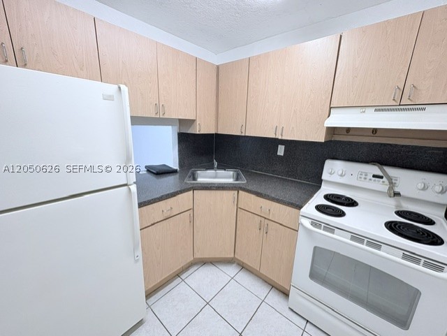 YOLANDA VILLAS CONDO - Residential Lease