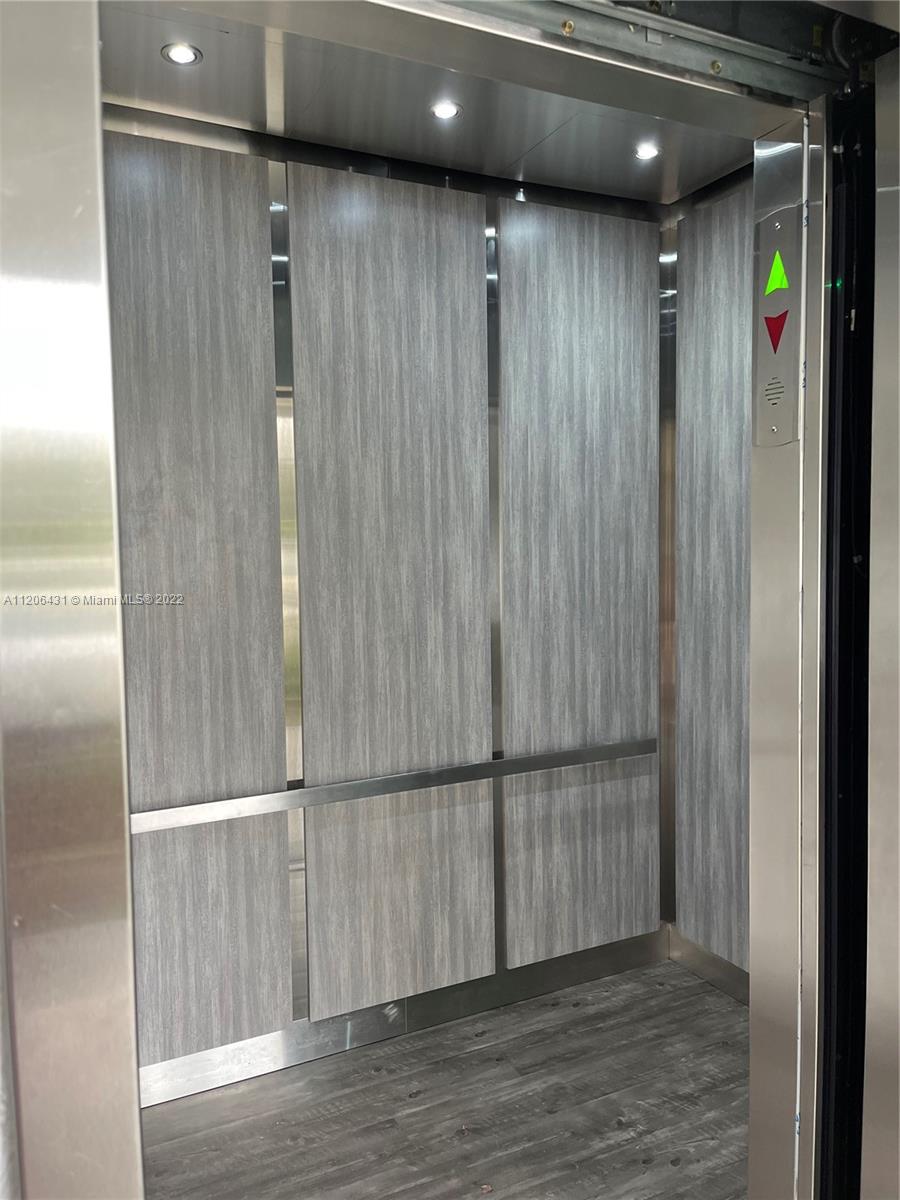 LAKESHORE AT UNIVERSITY P - Residential