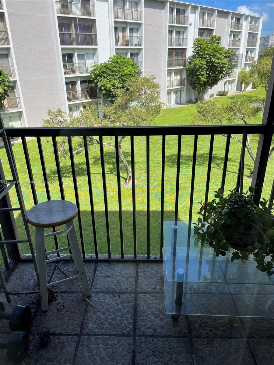 LAKESHORE AT UNIVERSITY P - Residential