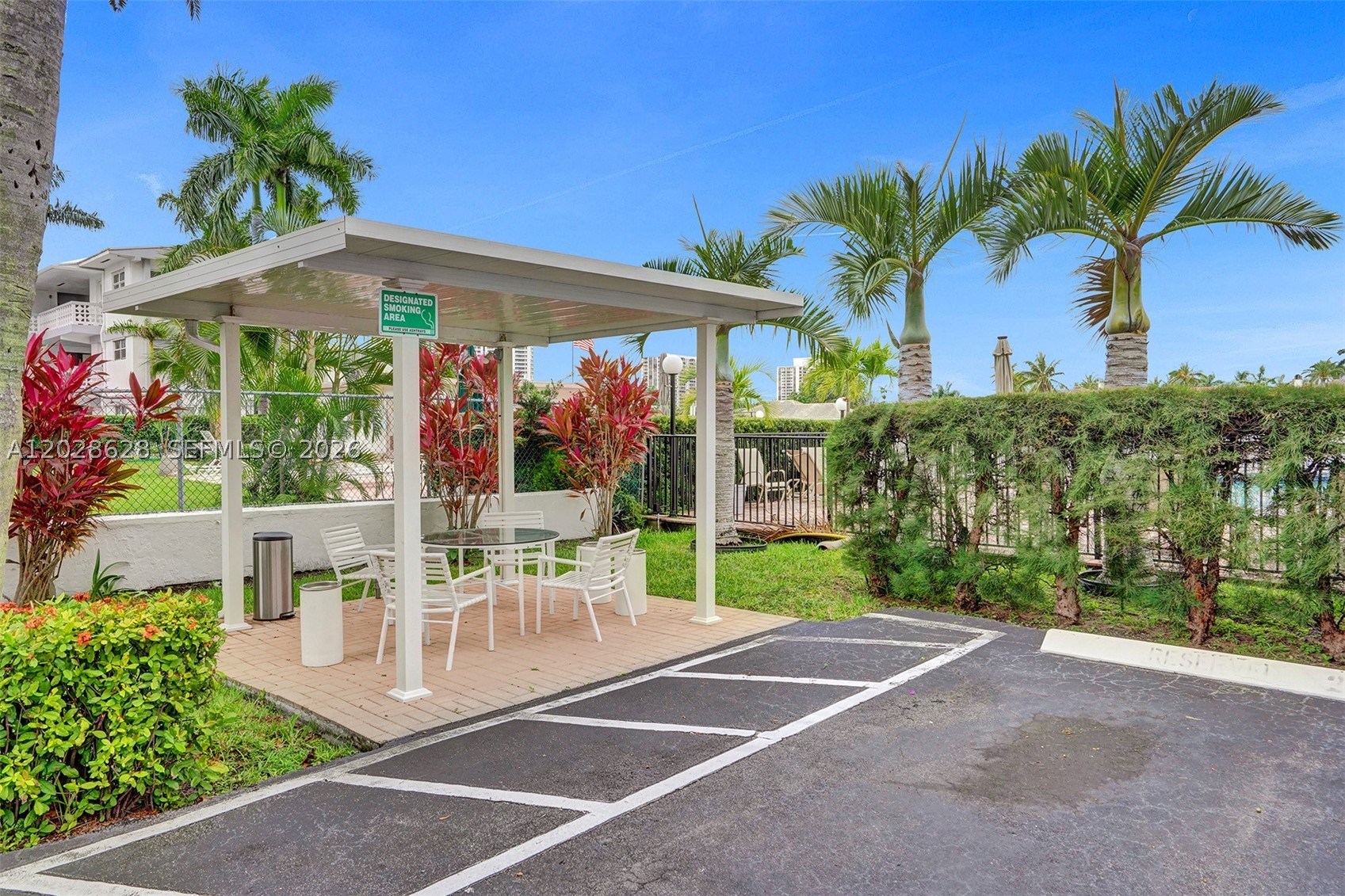 ASHLEIGH HOUSE CONDO - Residential