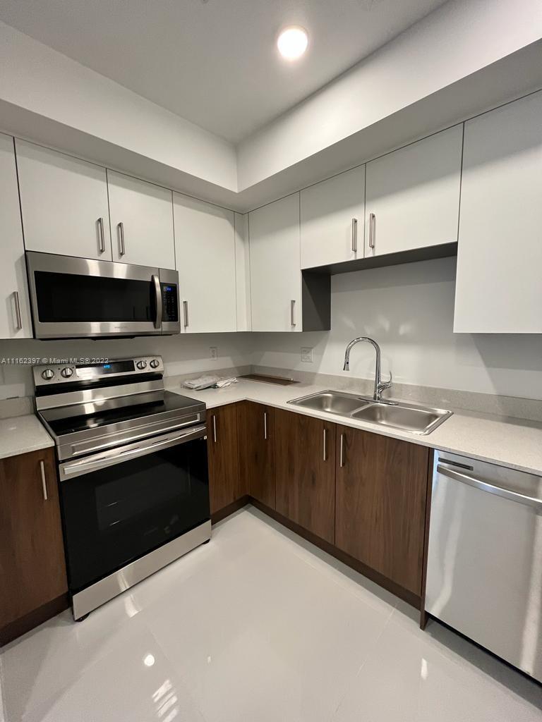 BRAND NEW APARTMENT LOCATED IN DORAL!!! 2 BED AND 2 BATH SPACIOUS APARTMENT, WITH MODERN KITCHEN, STAINLESS STEEL APPLIANCES, WASHER AND DRYER INSIDE THE UNIT, 2 ASSIGNED PARKING SPACES, IMPACT WINDOW. BE THE FIRST TO LIVE IN THIS NEW COMMUNITY.