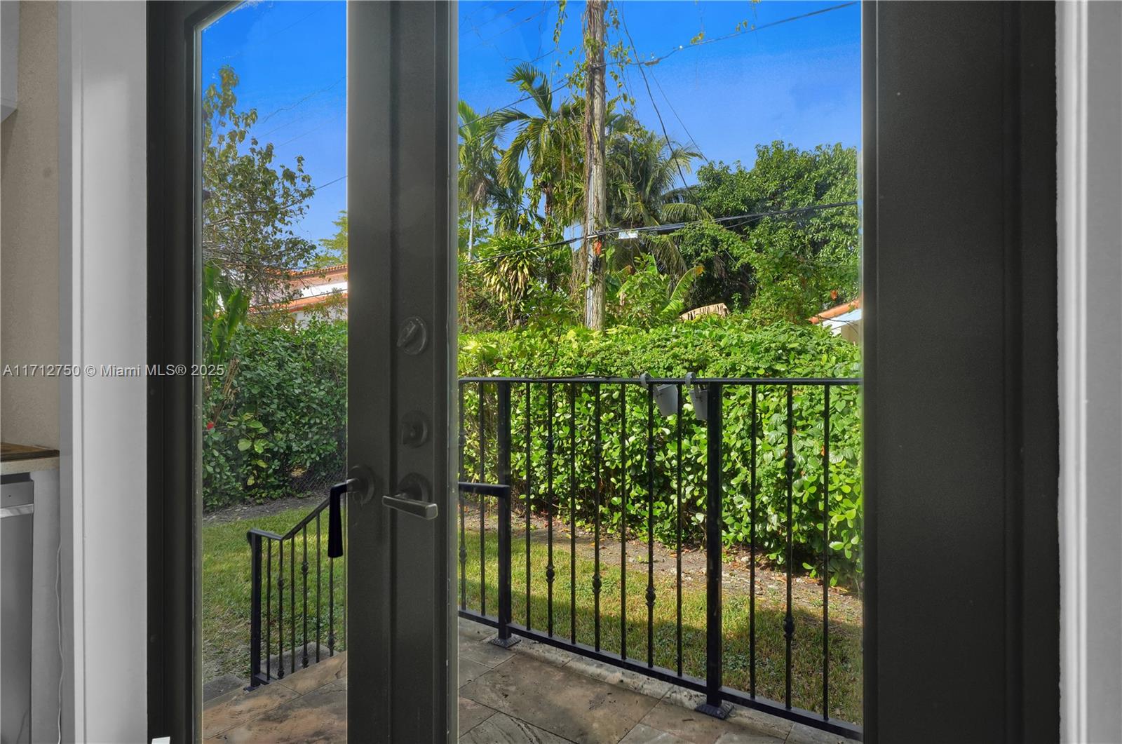 COCONUT GROVE SEC 1-CORAL - Residential