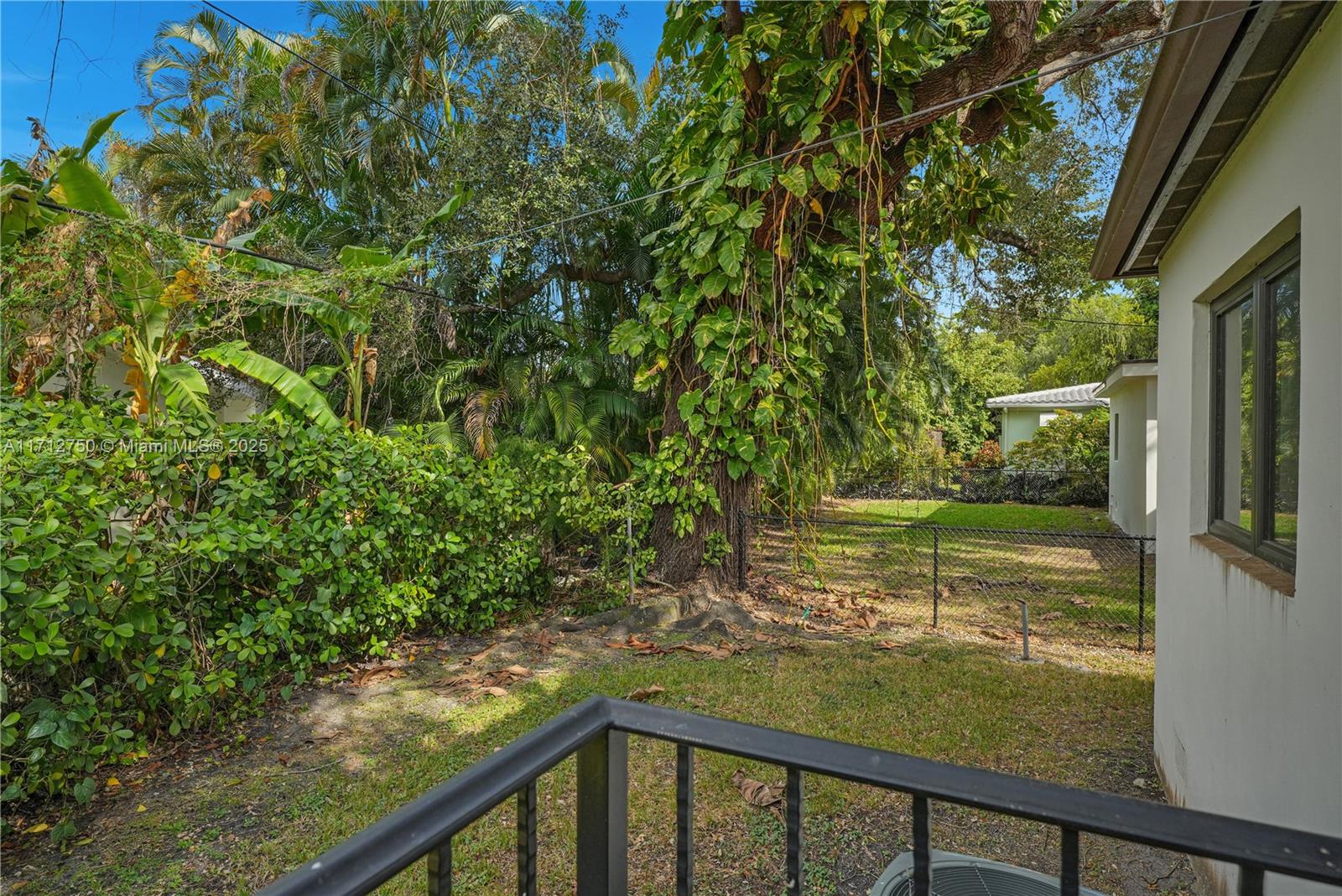COCONUT GROVE SEC 1-CORAL - Residential