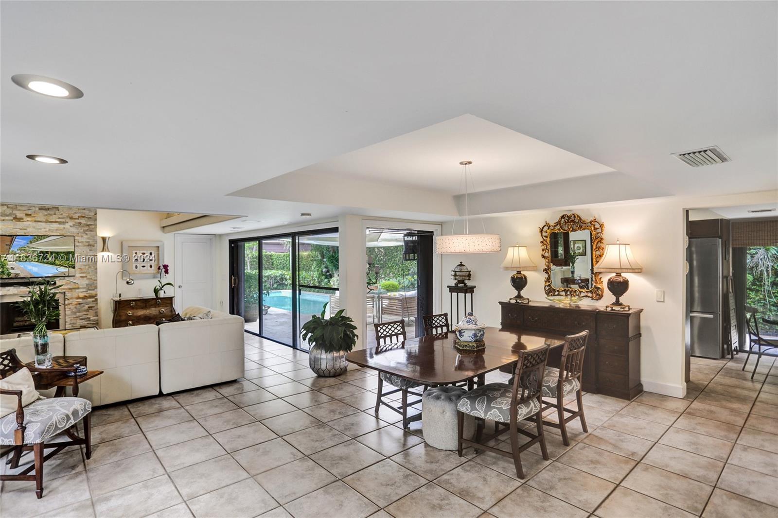 HIDDEN OAKS - Residential