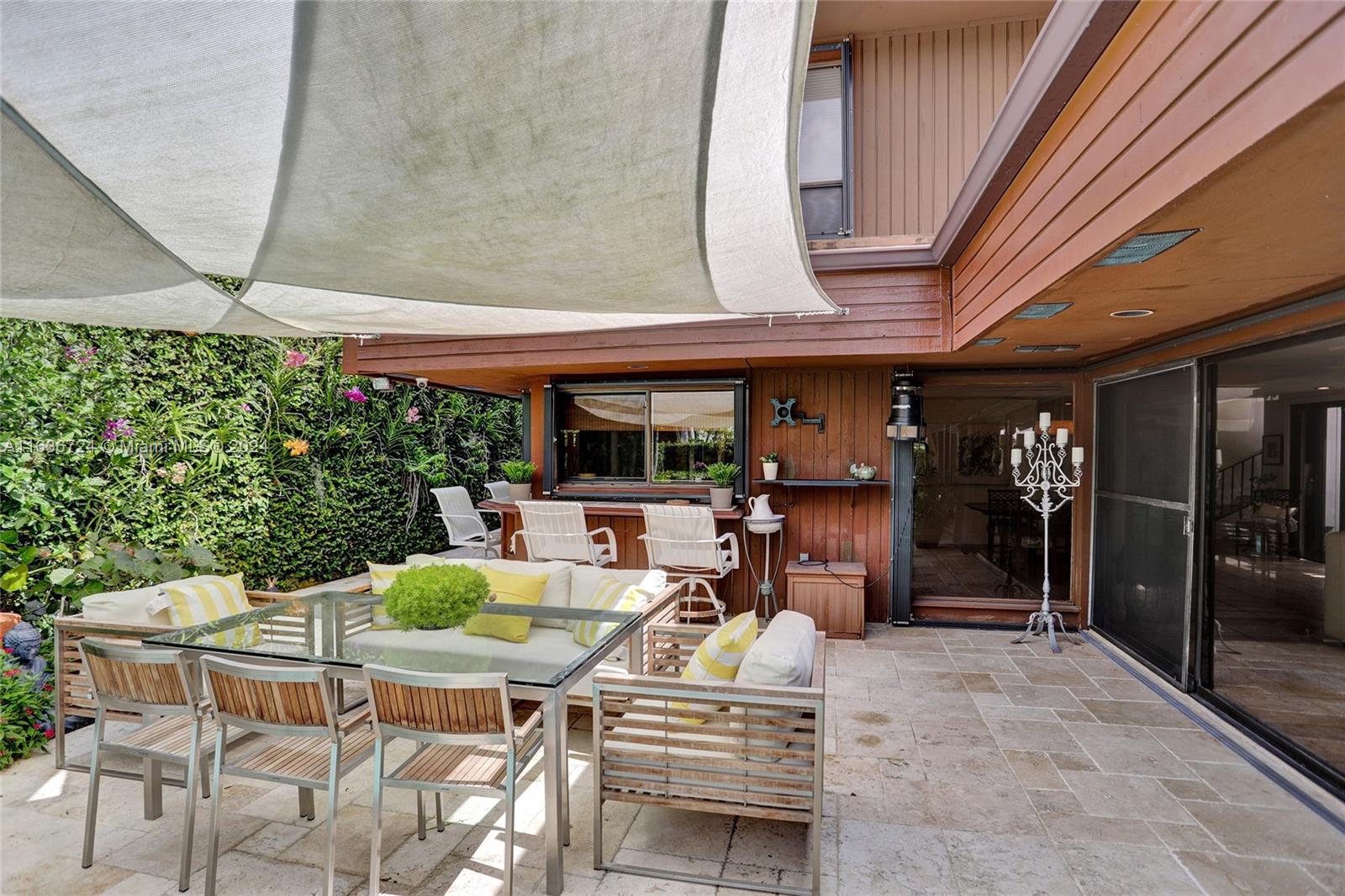 HIDDEN OAKS - Residential