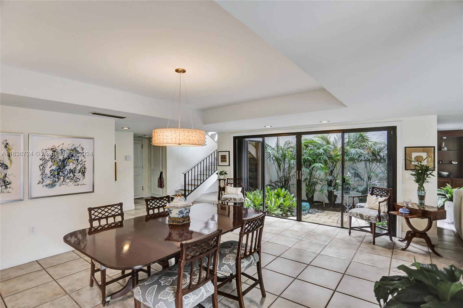 HIDDEN OAKS - Residential