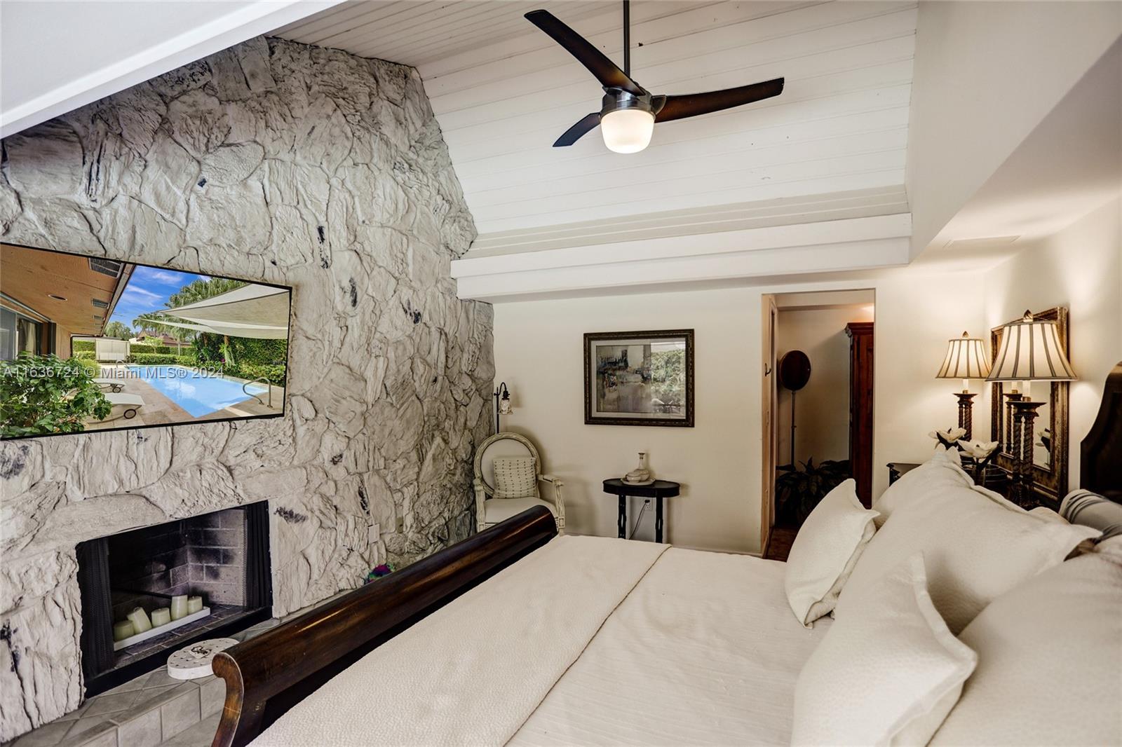 HIDDEN OAKS - Residential
