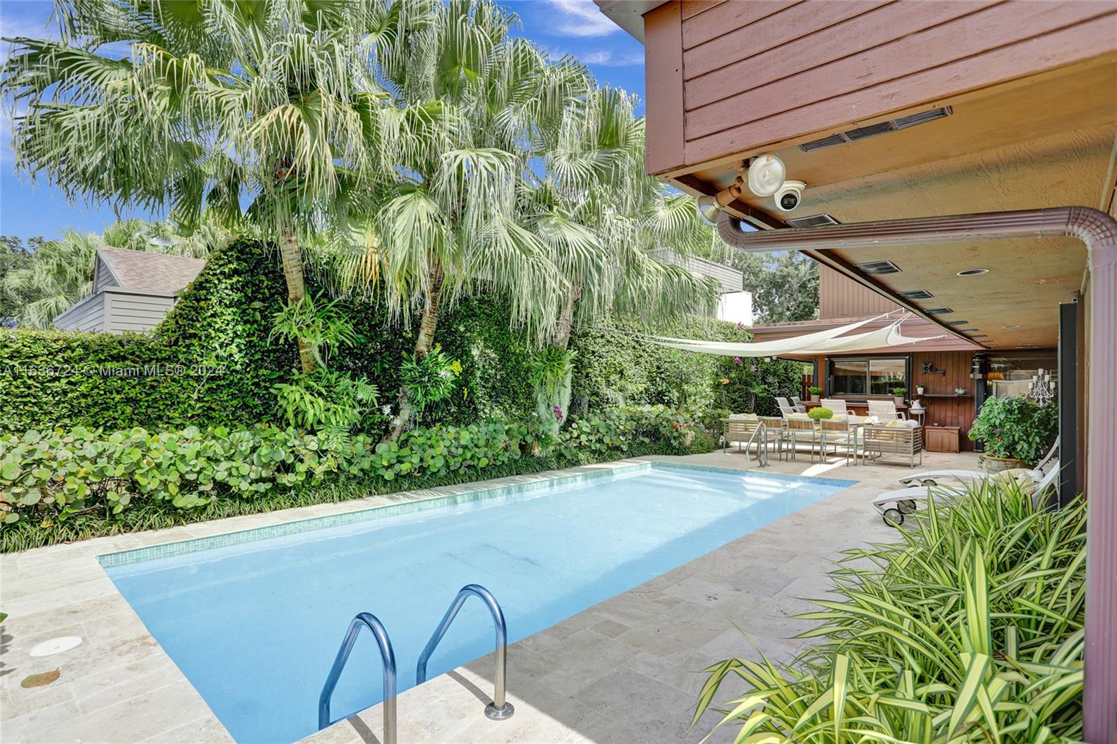 HIDDEN OAKS - Residential
