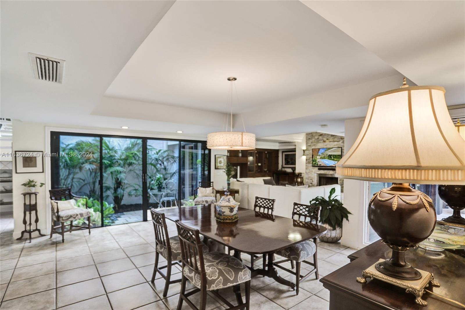 HIDDEN OAKS - Residential
