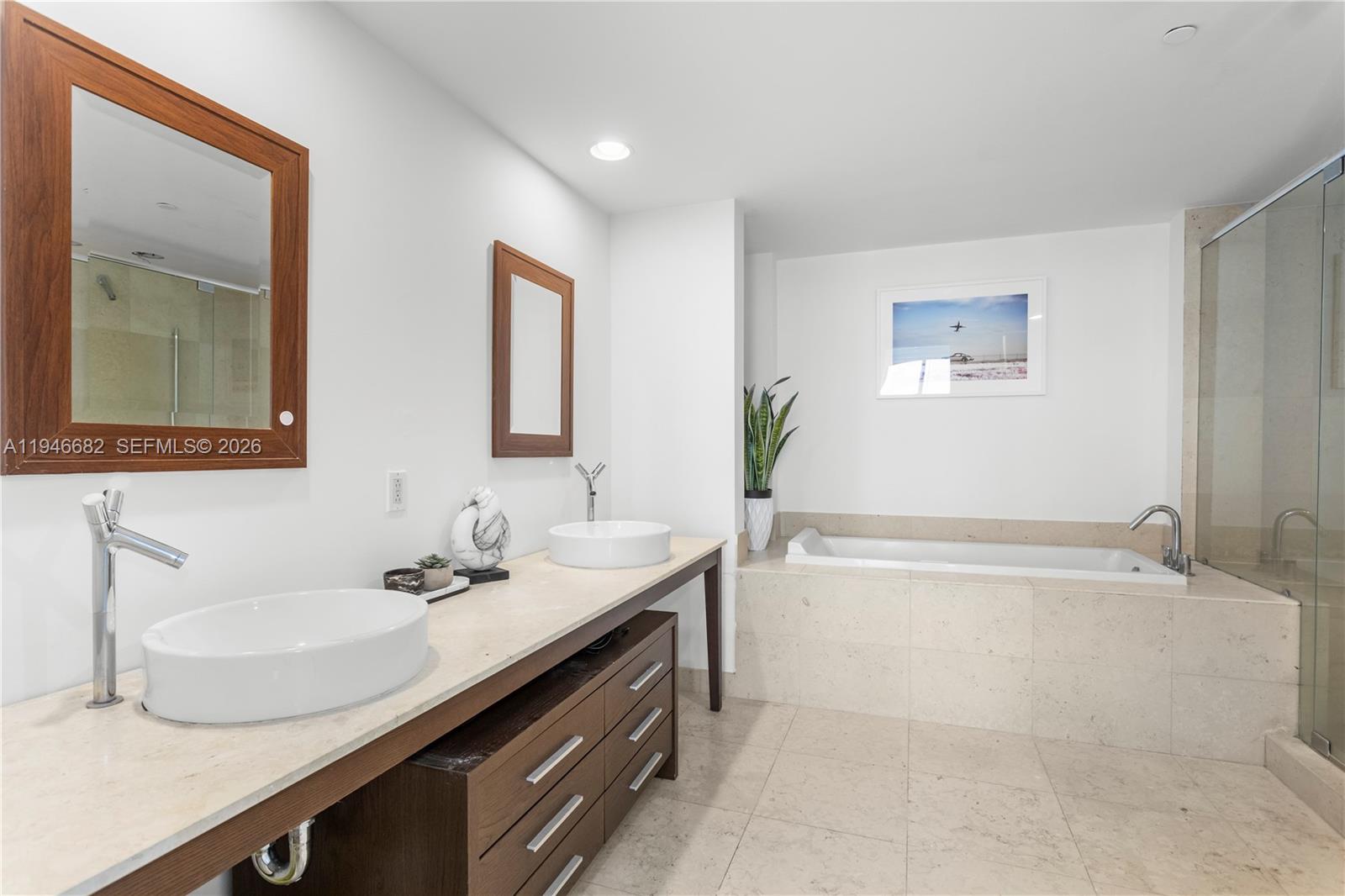 ICONBRICKELL CONDO NO 1 - Residential