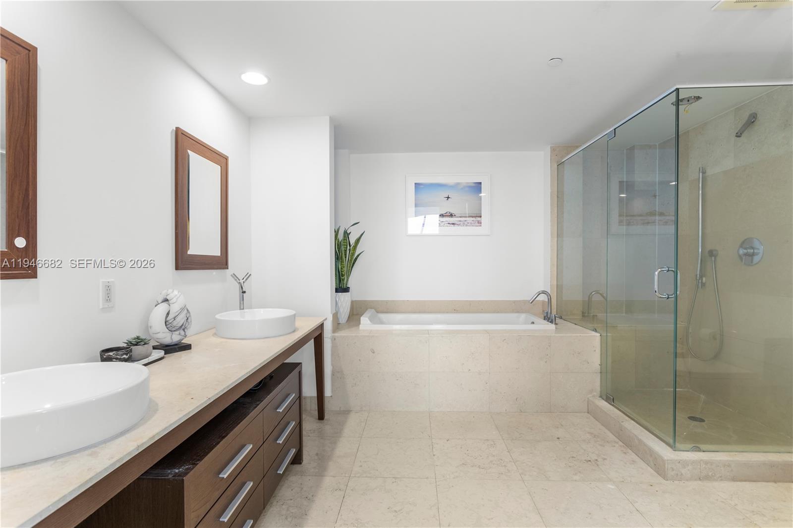 ICONBRICKELL CONDO NO 1 - Residential