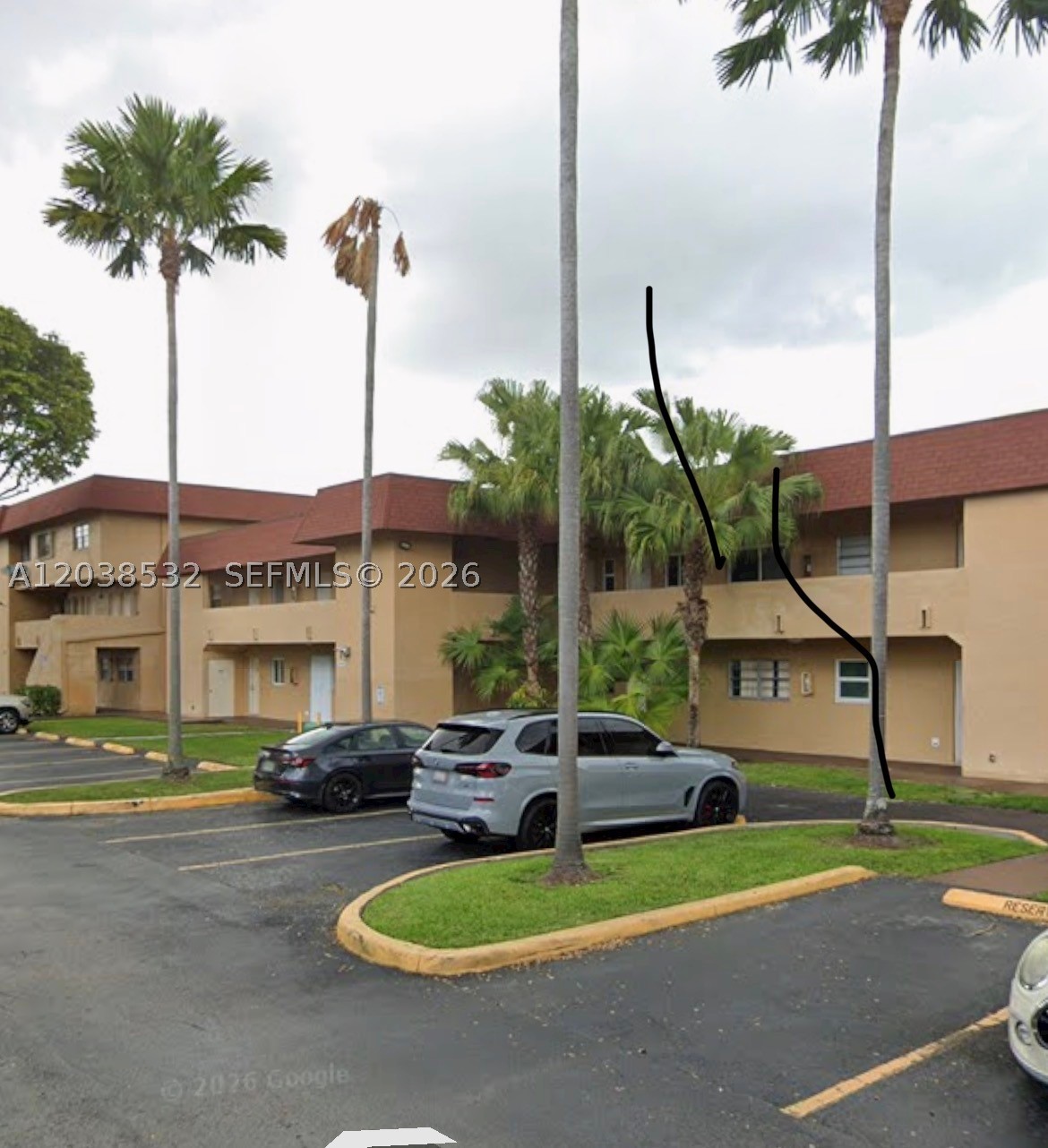 *******BRING YOUR PLAN 8 TENANT. ********ON THE FIRST FLOOR******NICE  LARGE APARTMENT 2 BEDROOMS 2 FULL BATHS.   FRESHLY PAINTED       LOTS OF PARKING SPACES     WASHER AND DRYER INSIDE UNIT.            2  BLOCKS TO EXPRESSWAYS.       EASY TO SHOW.