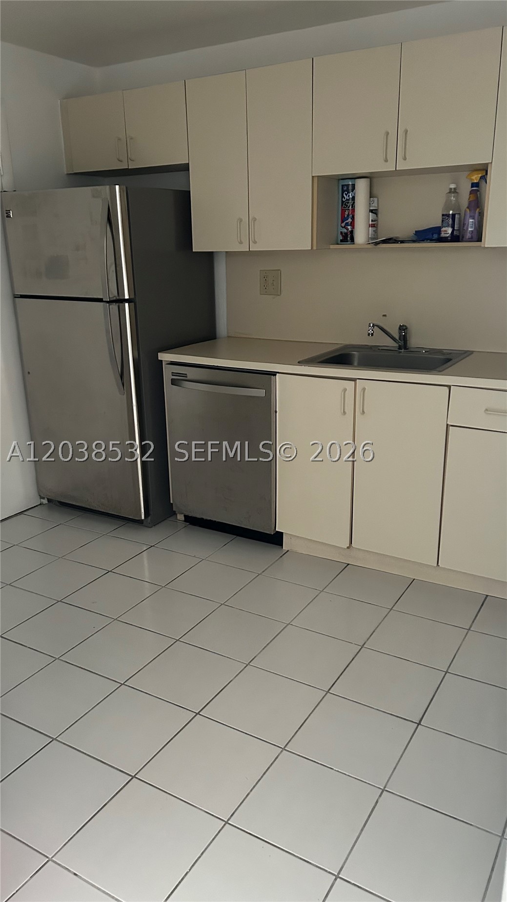 PUERTA DEL SOL CONDO - Residential Lease
