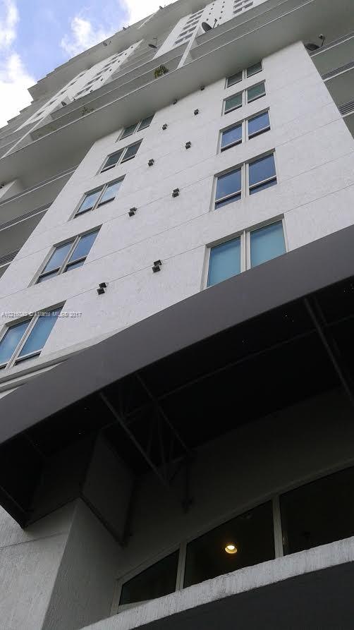 Beautiful unit located in the heart of downtown Miami. 2 bedrooms LOFT style, 2 full baths, kitchen, large living room, 2 balconies, washer & dryer. It is steps away of Miami Dade College. The owner will put curtains. 
If the tenant has pets,he must pay 1 dep of $ 750 to the assoc & 1 dep of $ 400 to the owner.(non-refundable) There is a moving deposit of $ 500 from the assoc. & 2 security dep months for the owner. The unit has only one parking space free of charge & is located, across the street.
