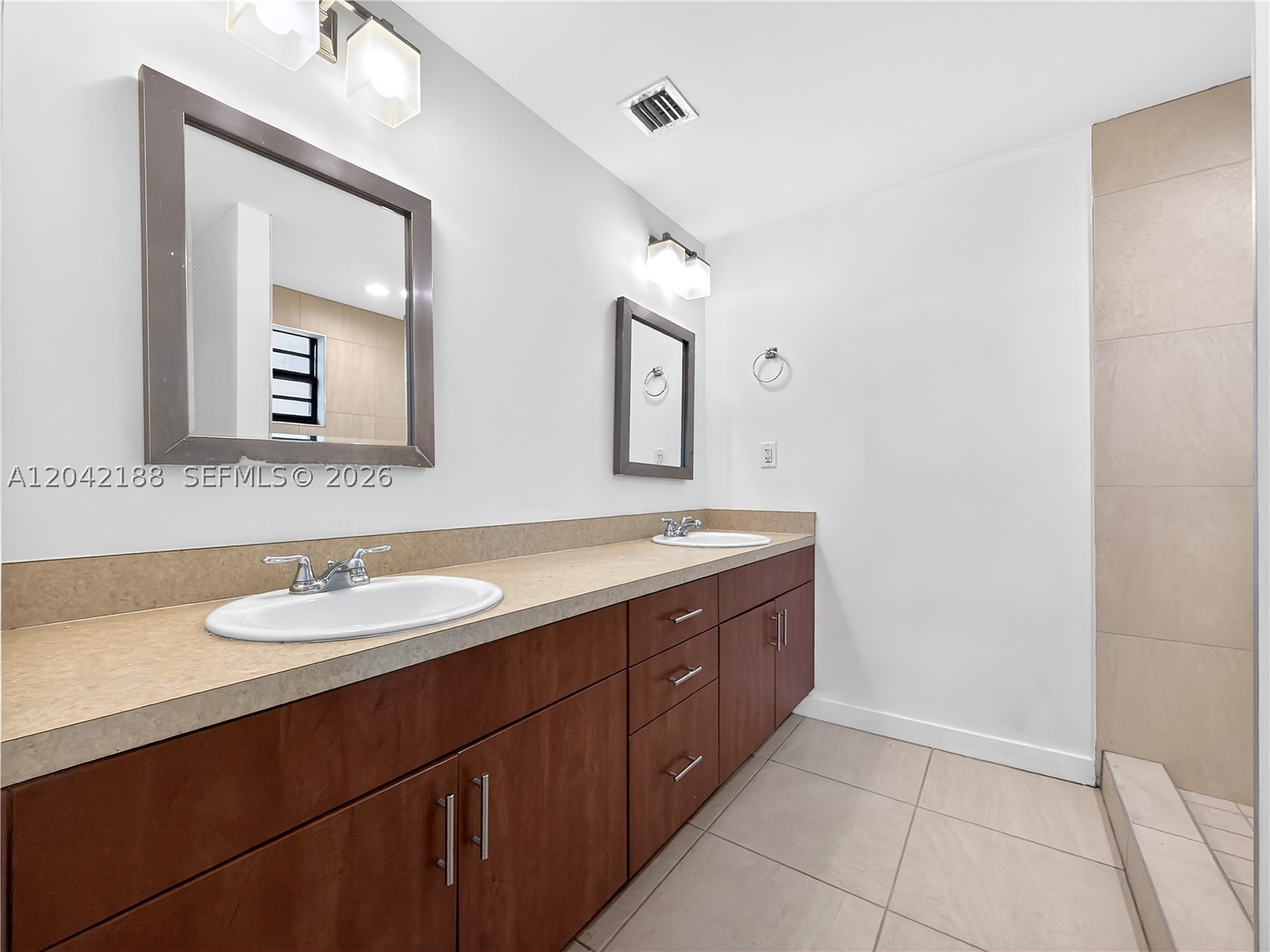 HOLLEMAN PARK - Residential