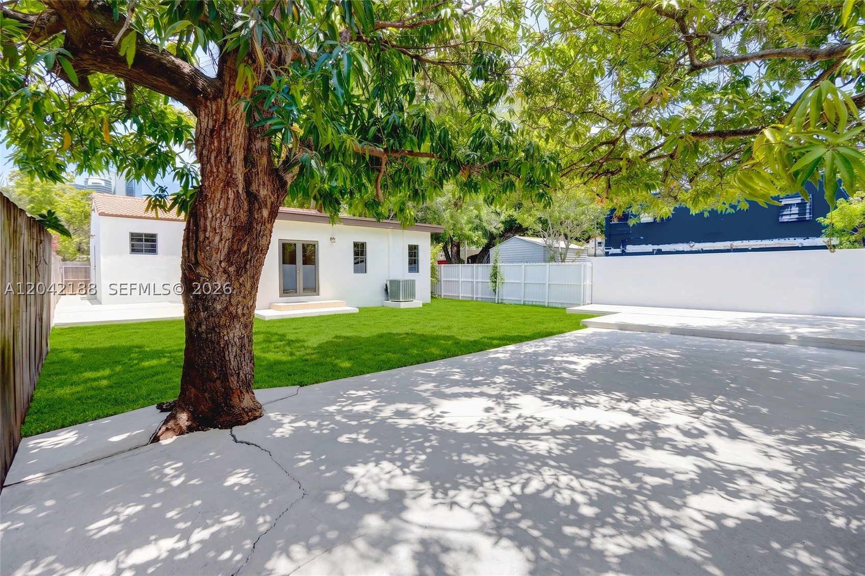 HOLLEMAN PARK - Residential