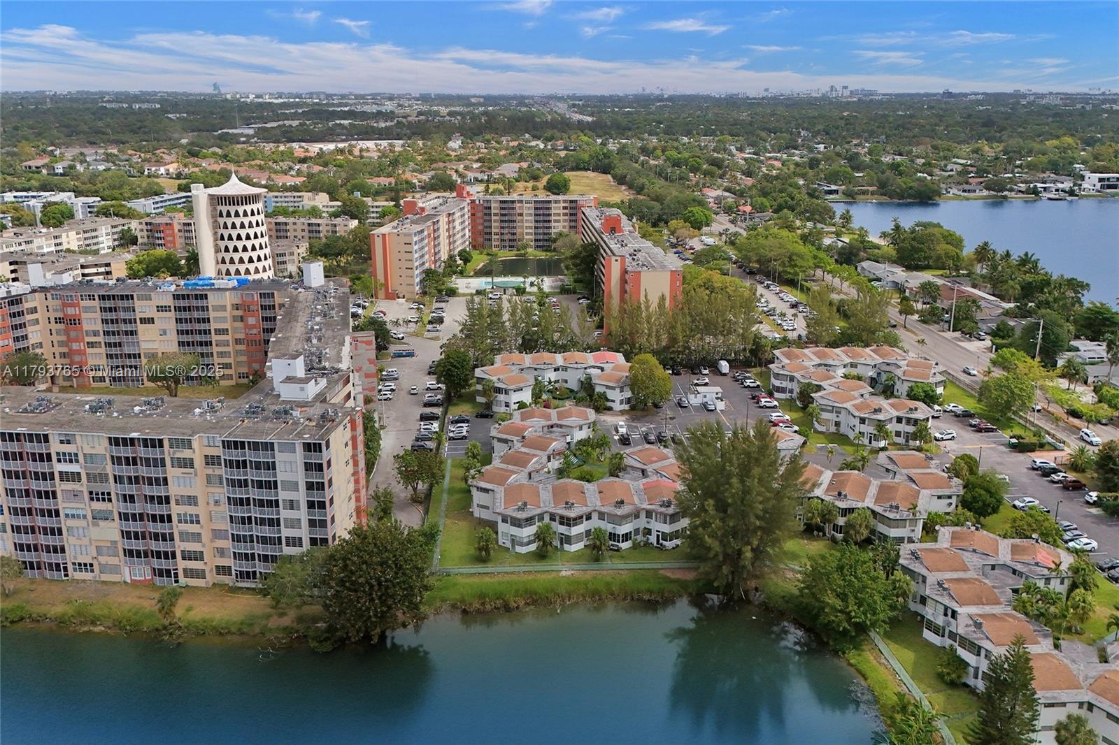 SKY LAKE GARDENS NO 4 CON - Residential
