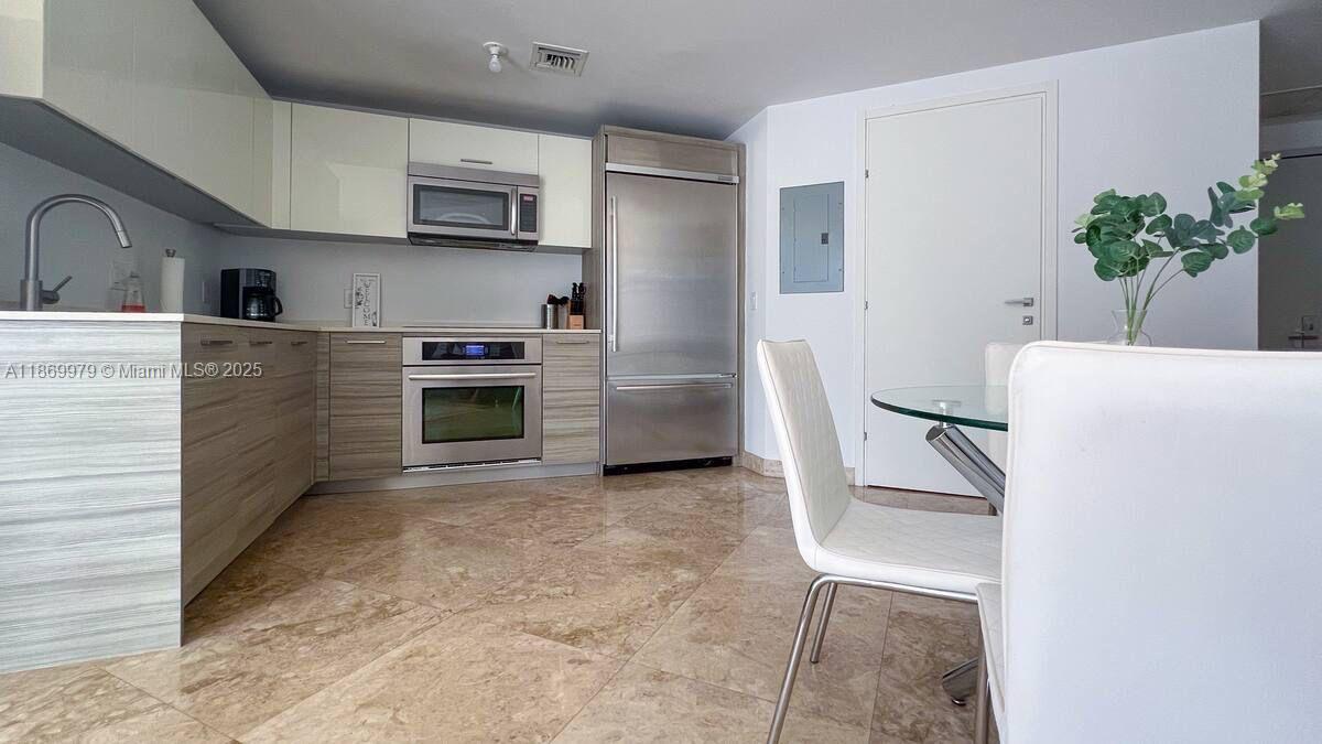 BRICKELLHOUSE CONDO - Residential