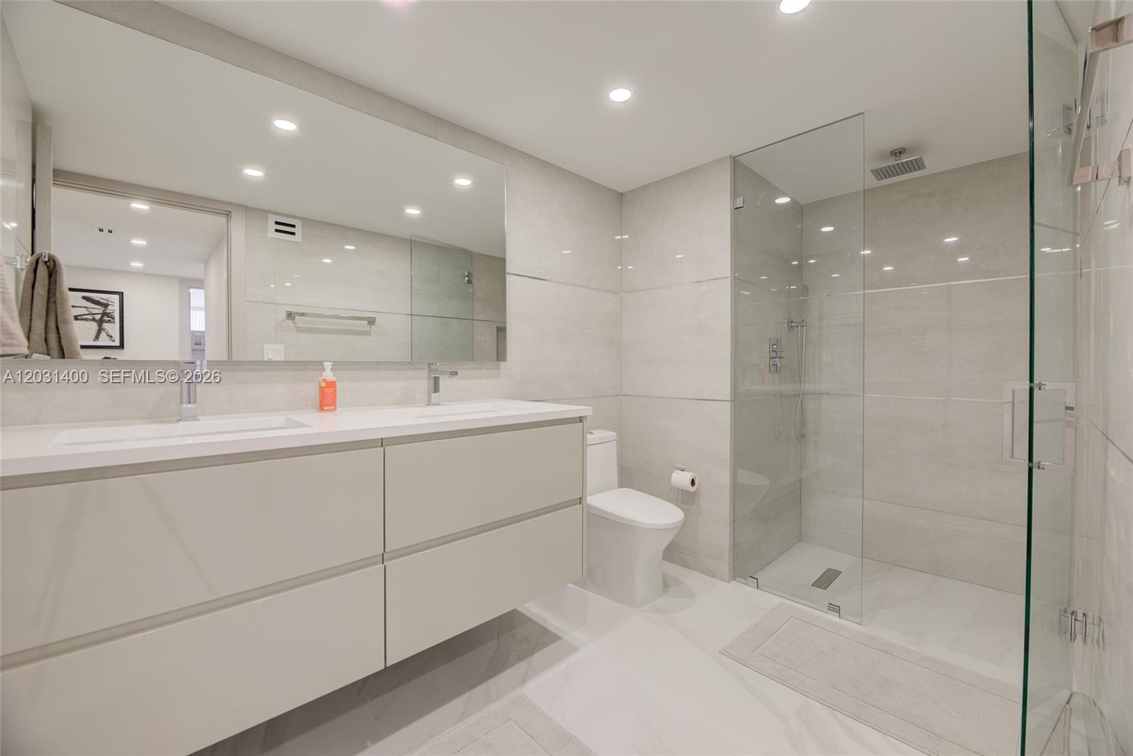 OLYMPUS CONDO PHASE - Residential