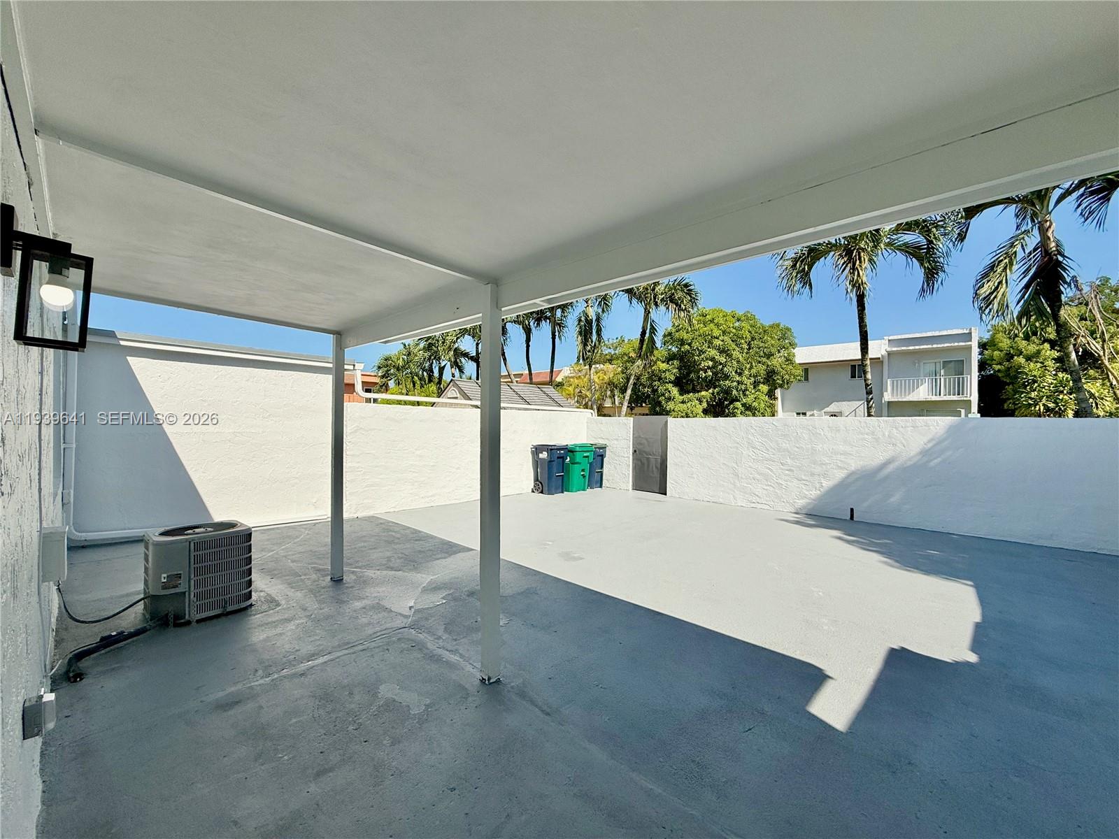 KARLAN TOWNHOUSE - Residential